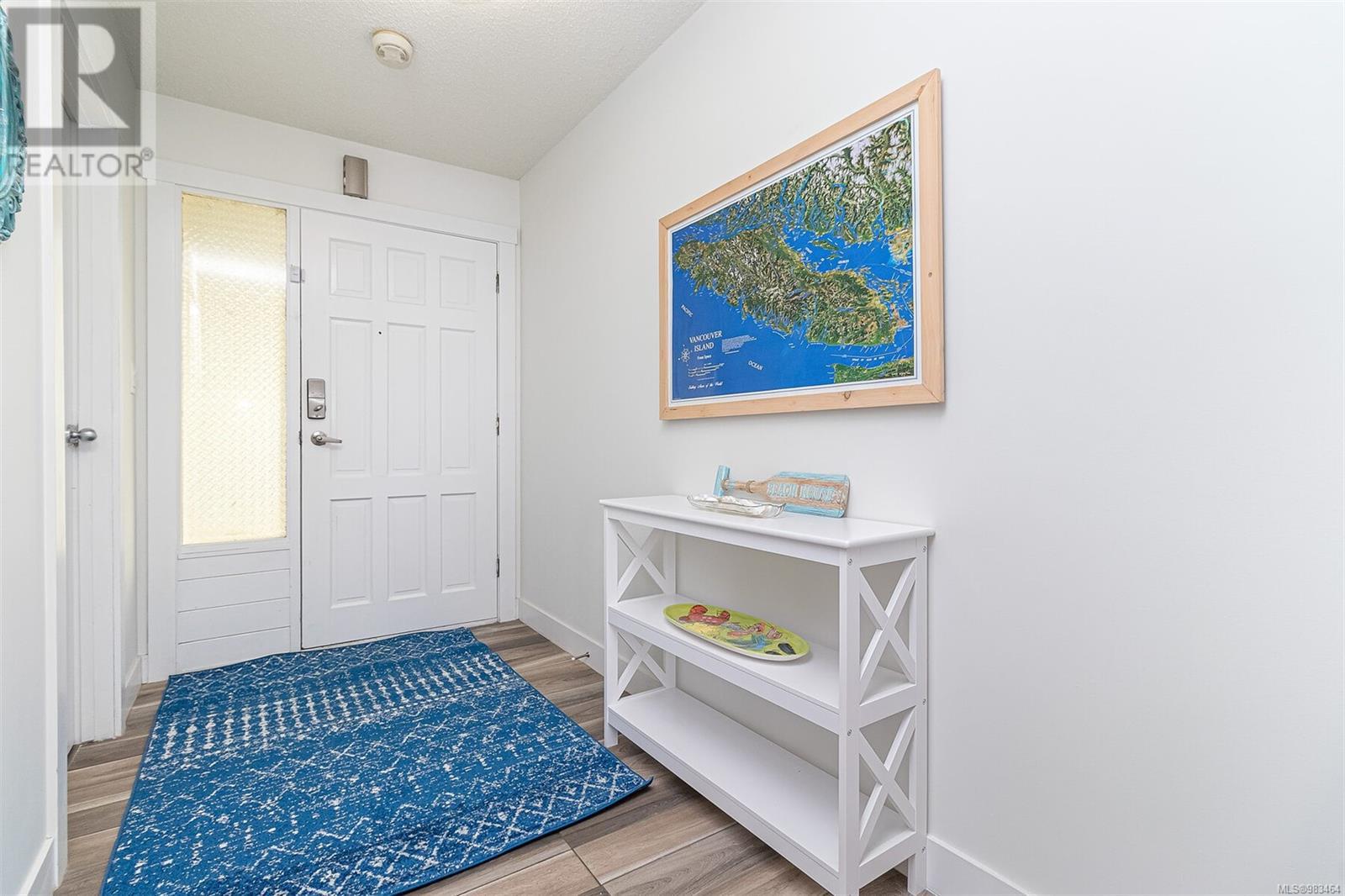 5545 Island Hwy, Qualicum Beach