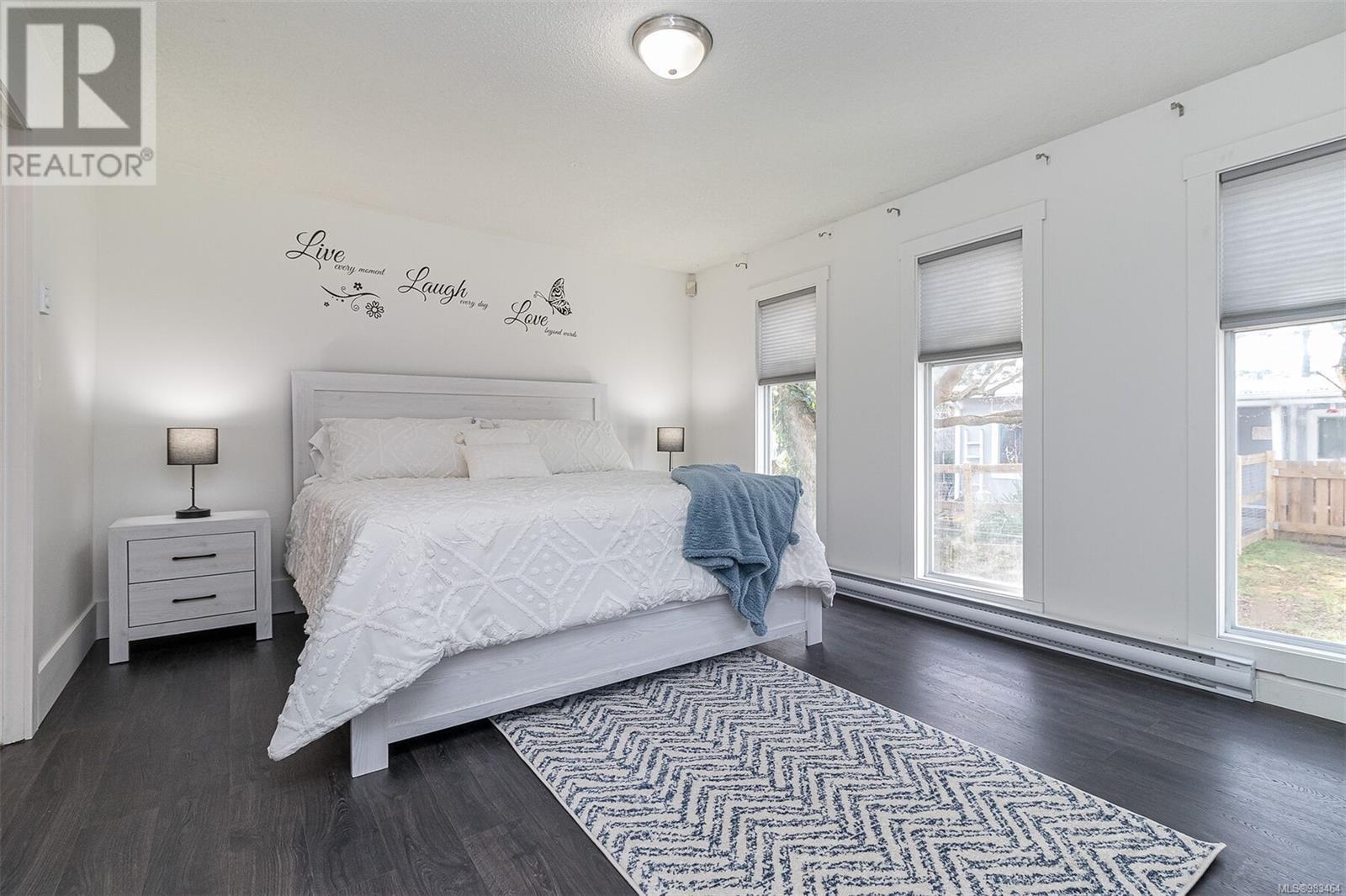 5545 Island Hwy, Qualicum Beach