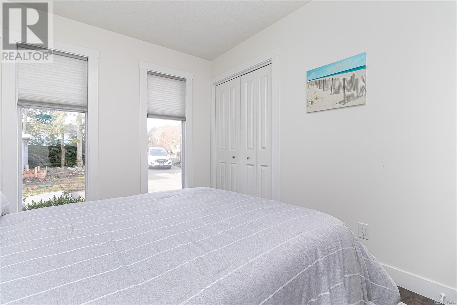 5545 Island Hwy, Qualicum Beach