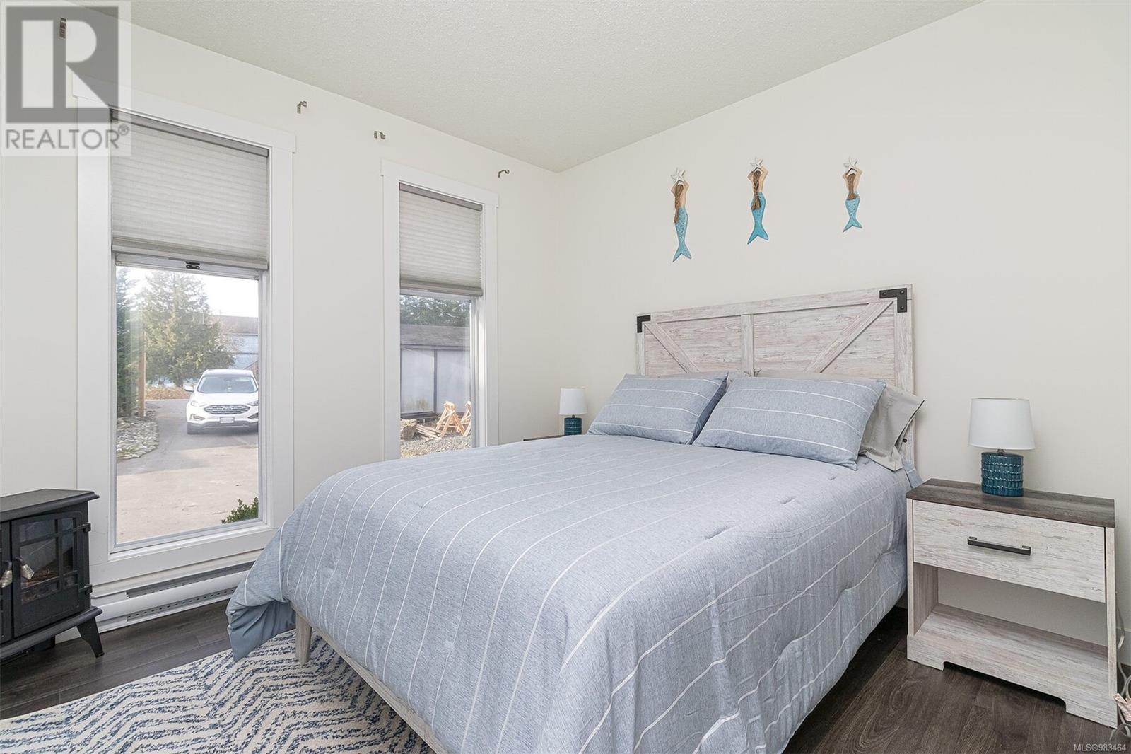 5545 Island Hwy, Qualicum Beach