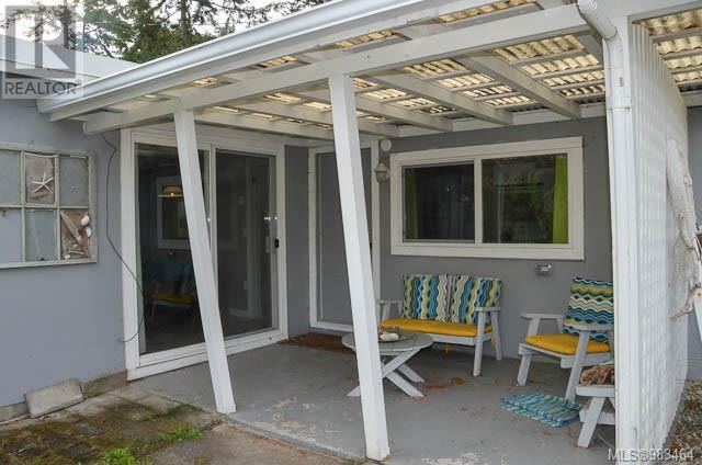 5545 Island Hwy, Qualicum Beach