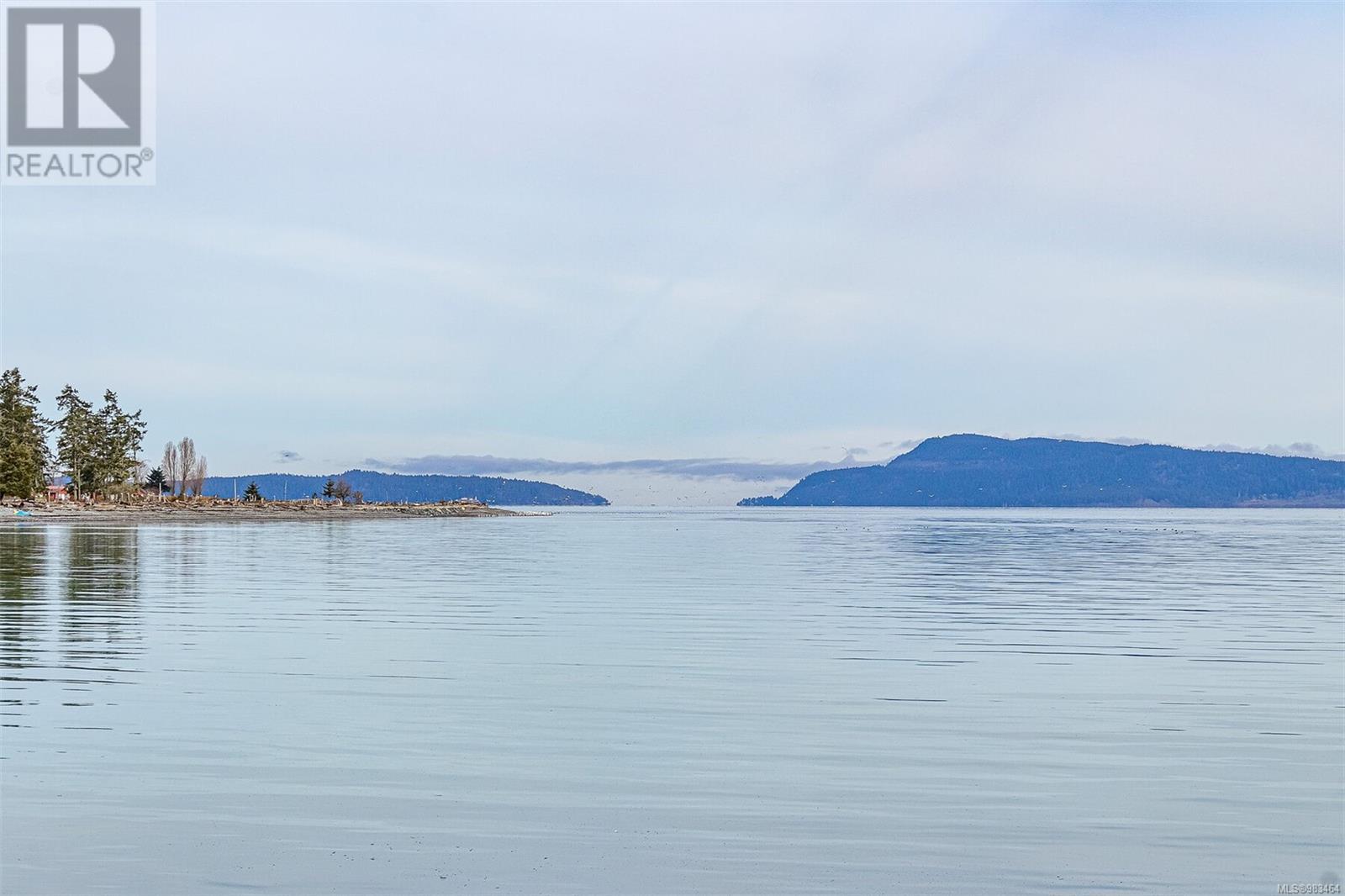 5545 Island Hwy, Qualicum Beach