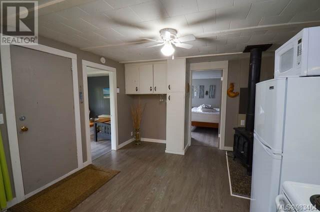 5545 Island Hwy, Qualicum Beach