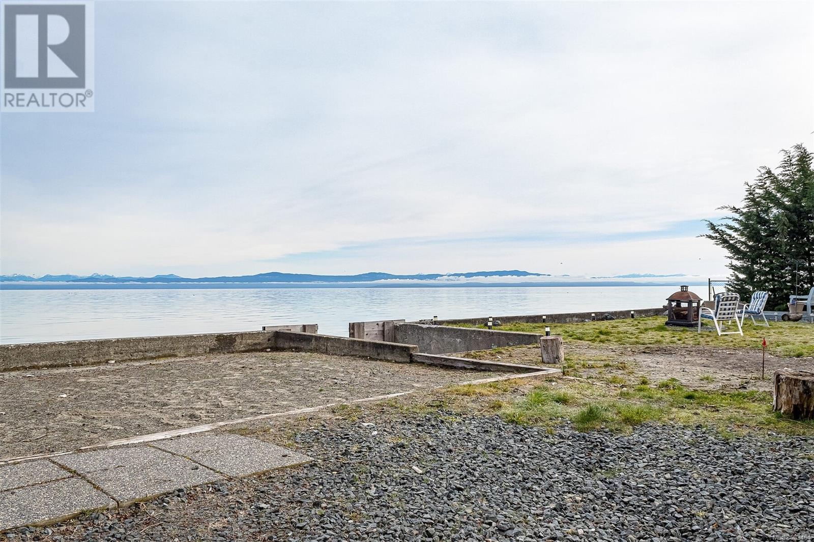 5545 Island Hwy, Qualicum Beach