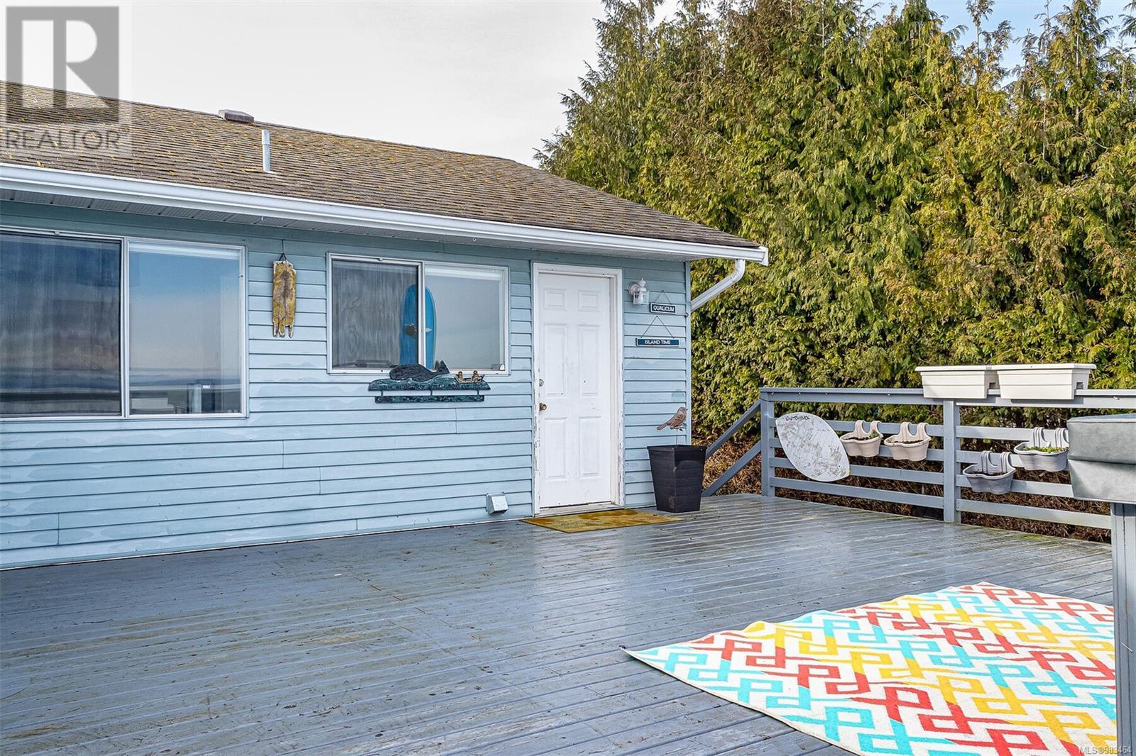 5545 Island Hwy, Qualicum Beach
