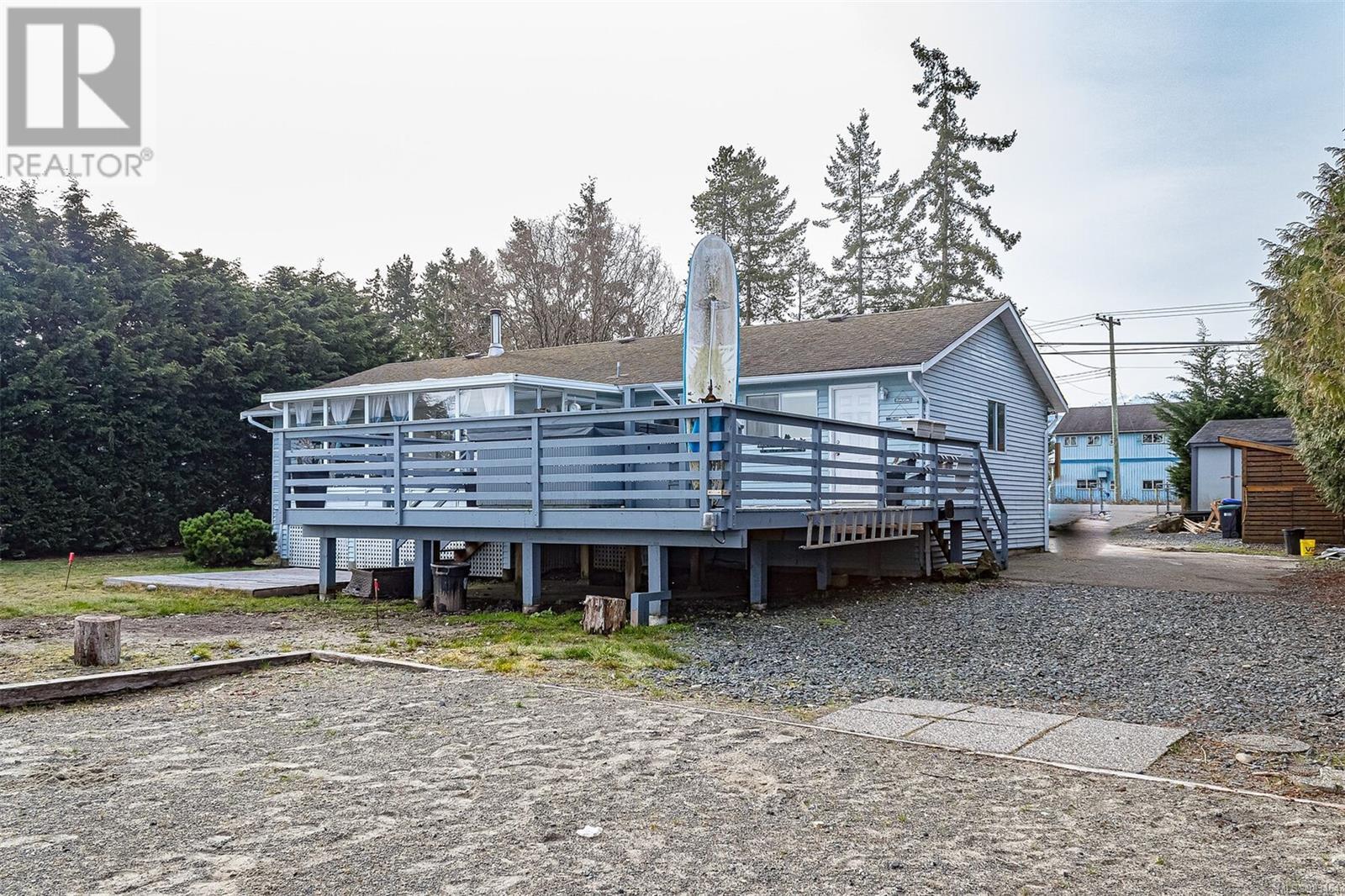 5545 Island Hwy, Qualicum Beach