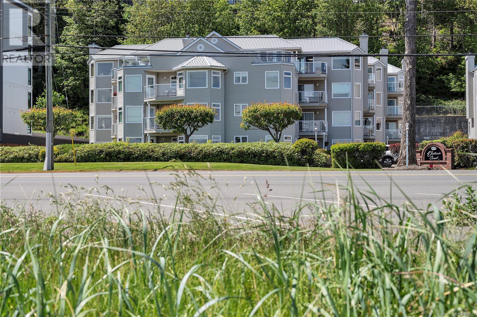 203B 670 Island Hwy S, Campbell River