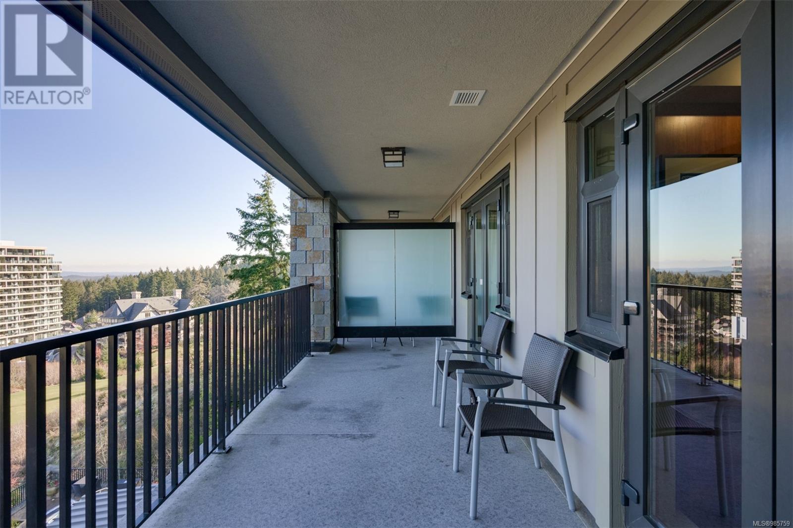 335/337 C 1999 Country Club Way, Langford real estate listing 985759