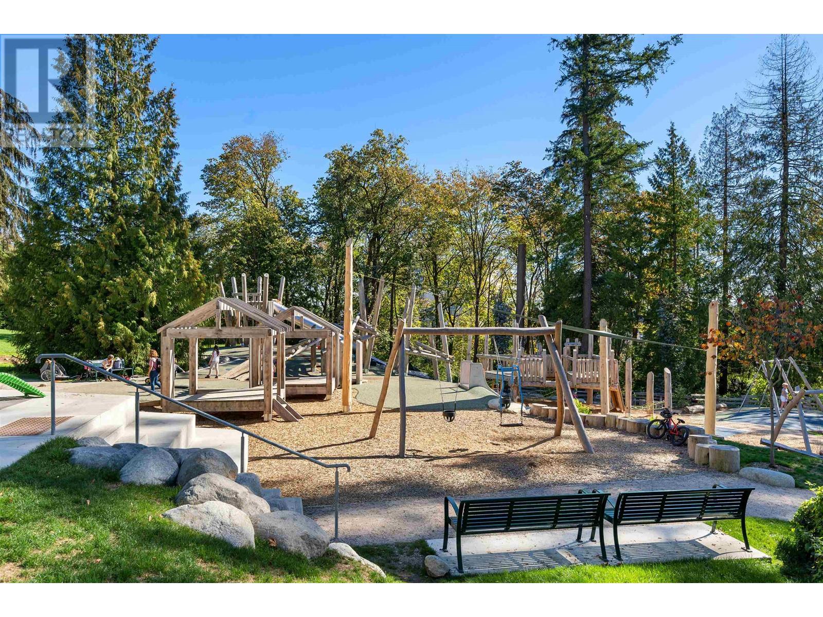 111 602 E 2ND STREET, North Vancouver