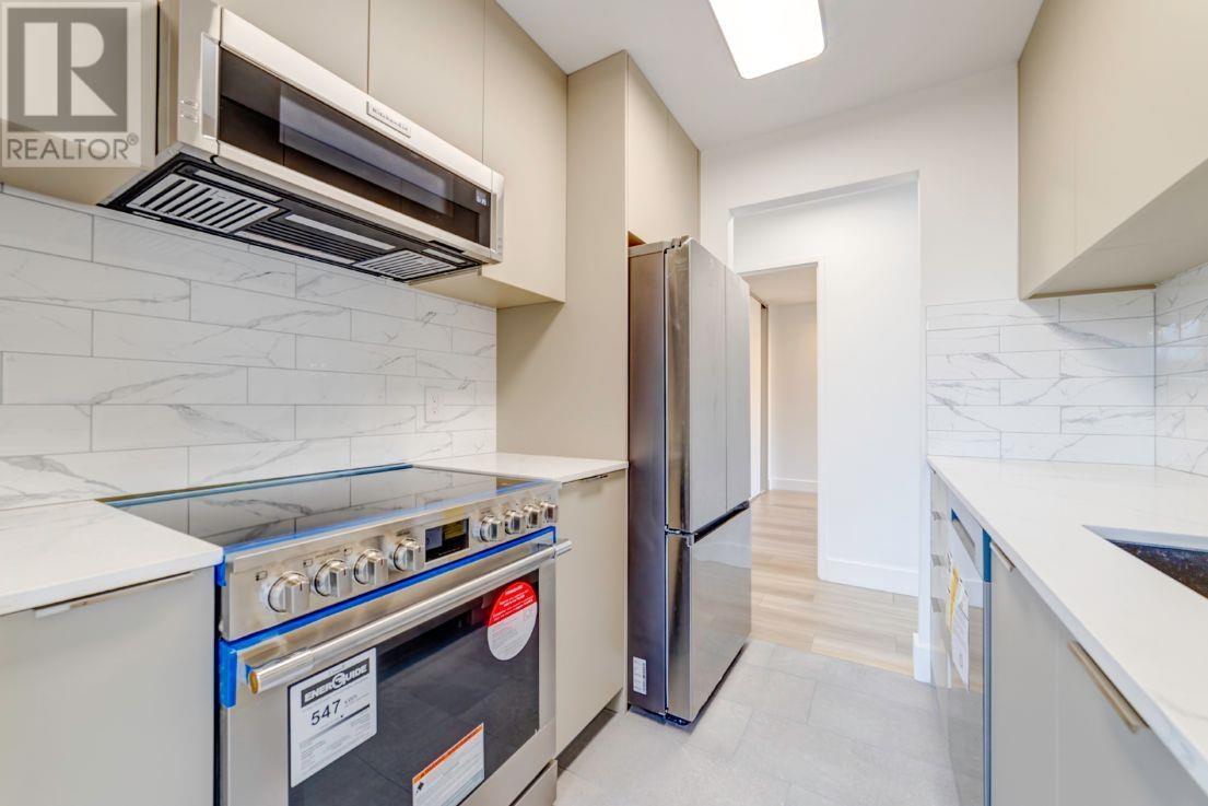 1108 2004 FULLERTON AVENUE, North Vancouver real estate listing R2966483