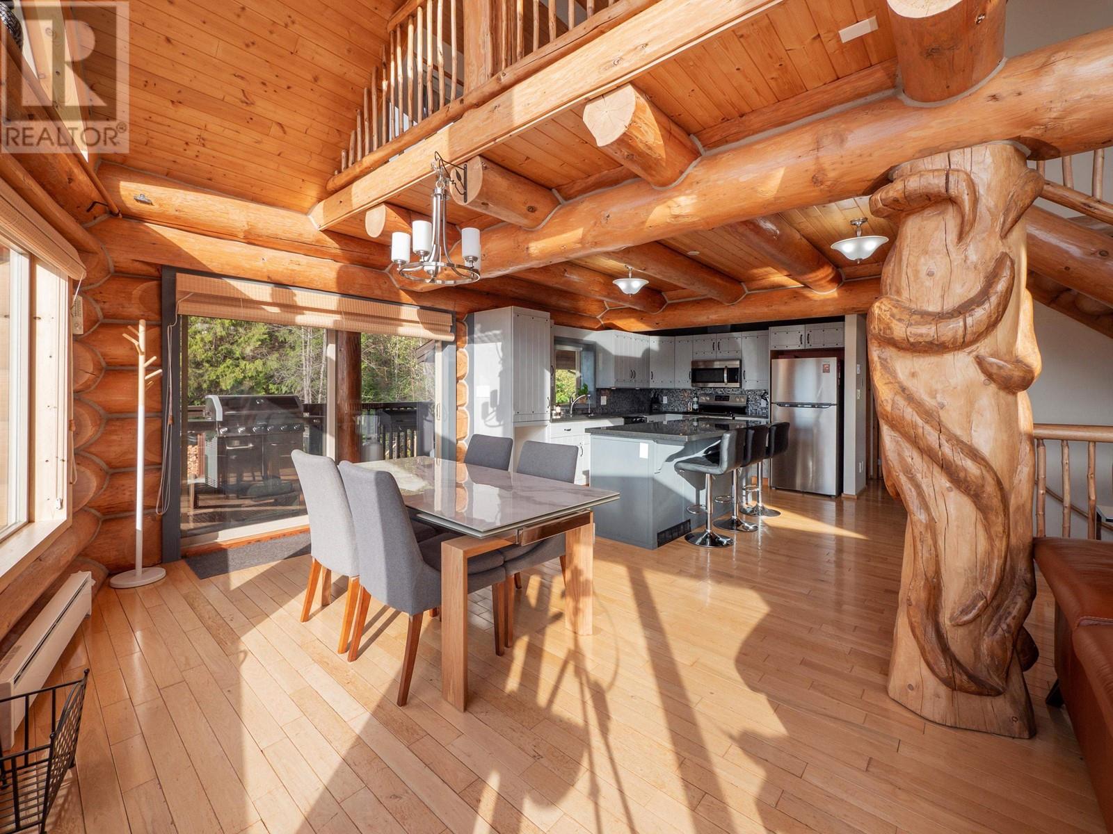 1041 FIRBURN ROAD, Roberts Creek