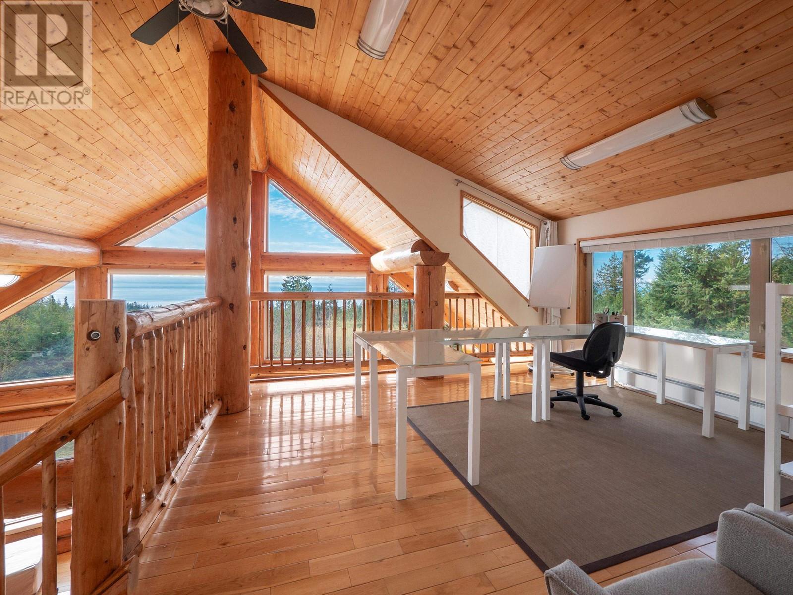 1041 FIRBURN ROAD, Roberts Creek