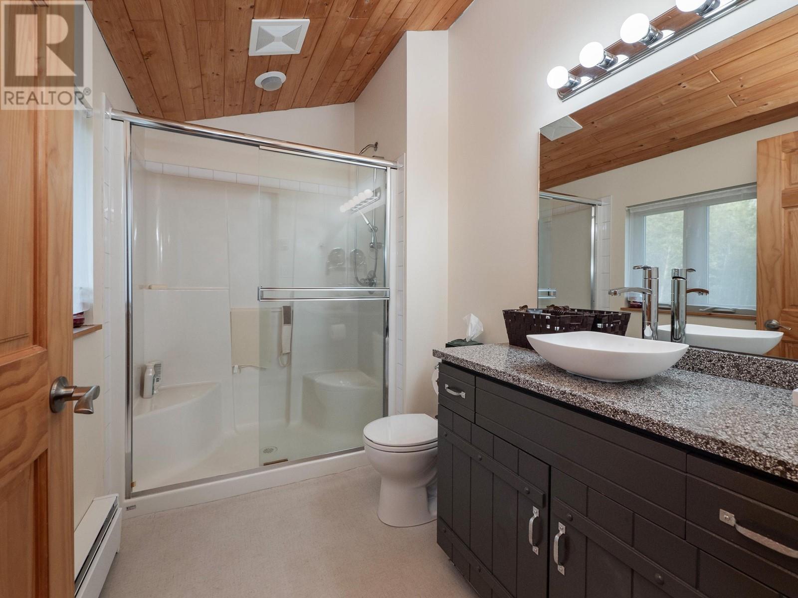 1041 FIRBURN ROAD, Roberts Creek