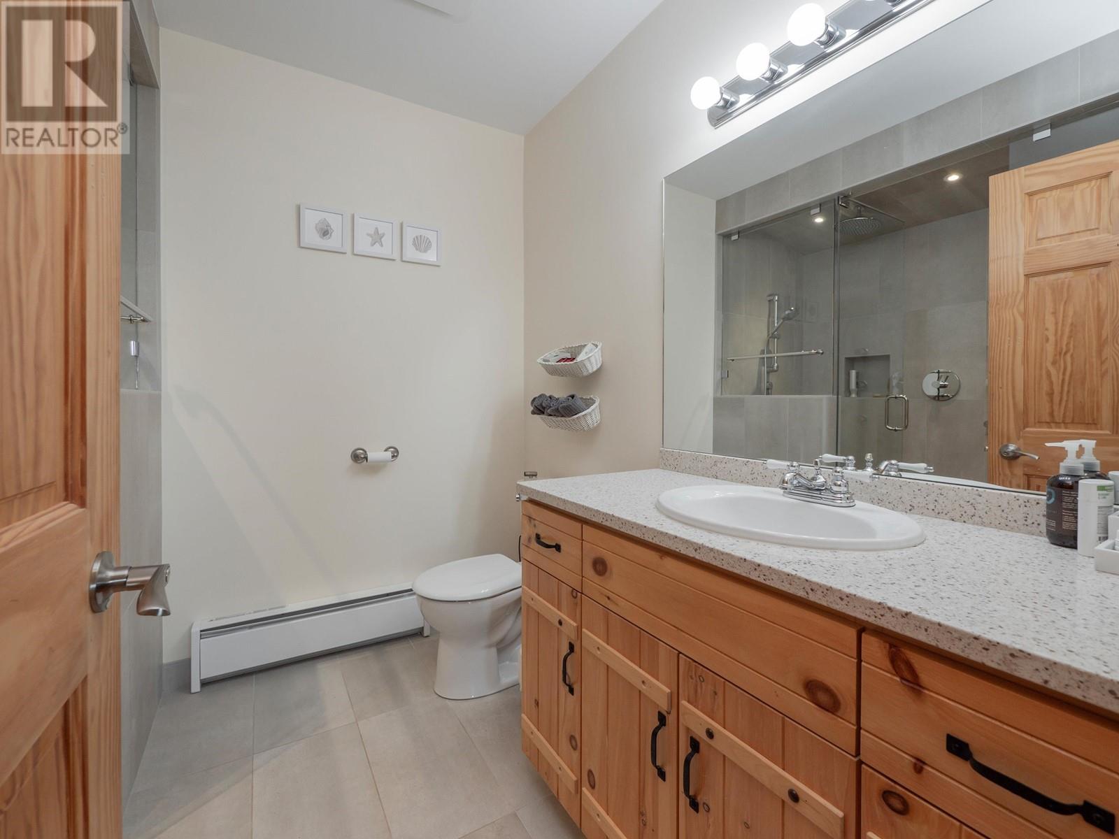 1041 FIRBURN ROAD, Roberts Creek