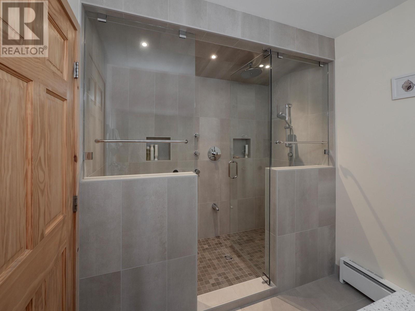 1041 FIRBURN ROAD, Roberts Creek