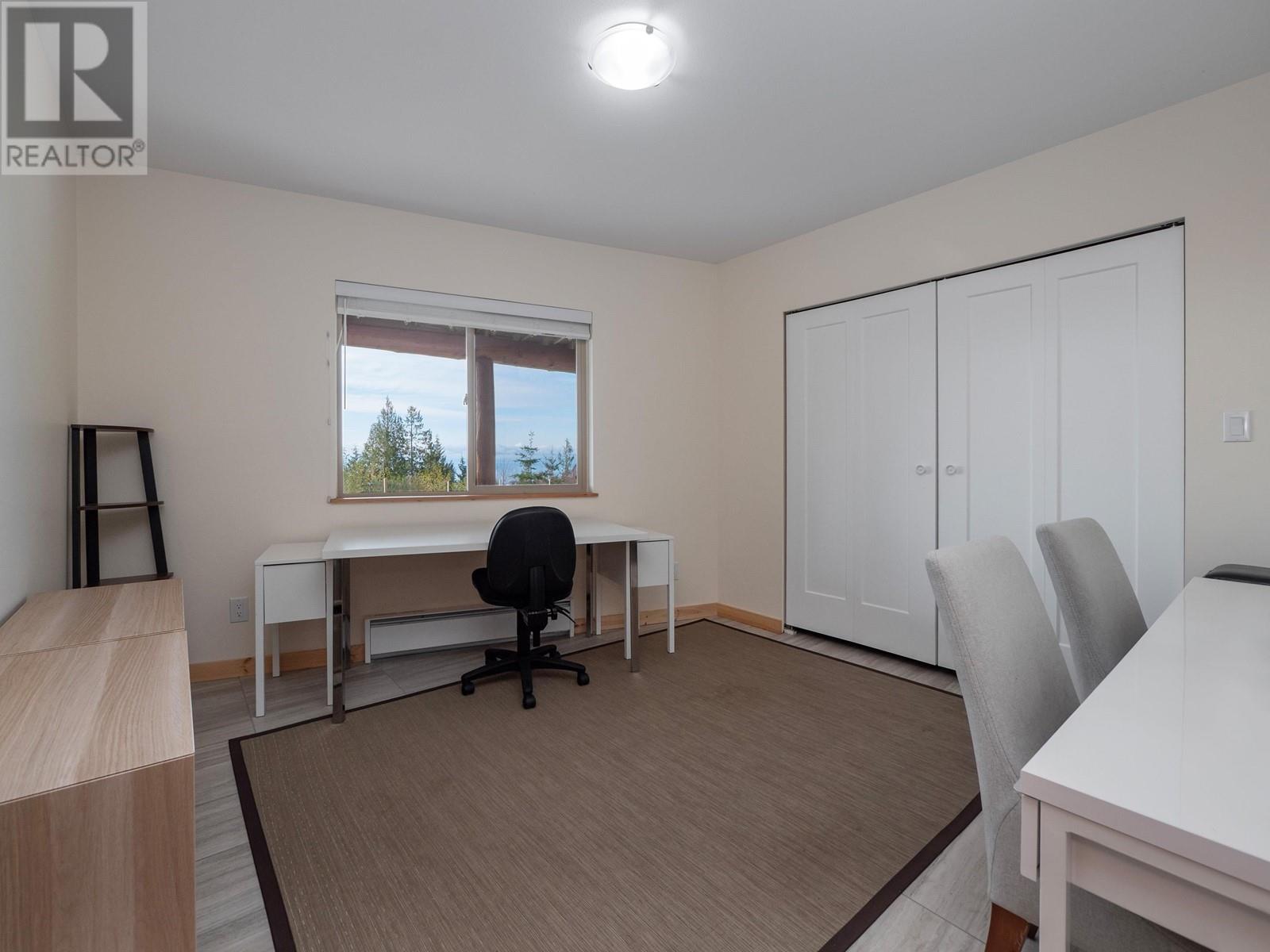 1041 FIRBURN ROAD, Roberts Creek