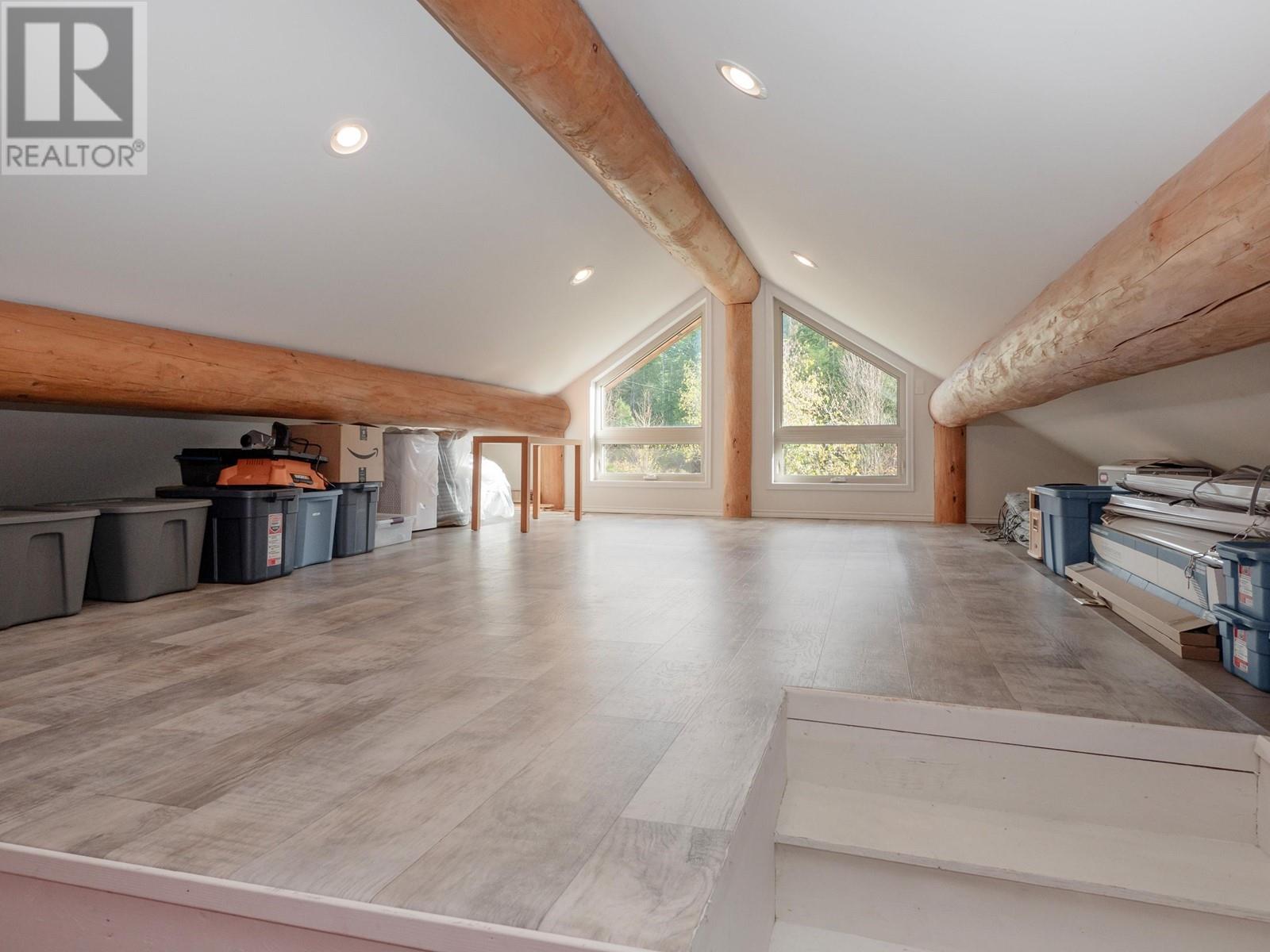 1041 FIRBURN ROAD, Roberts Creek