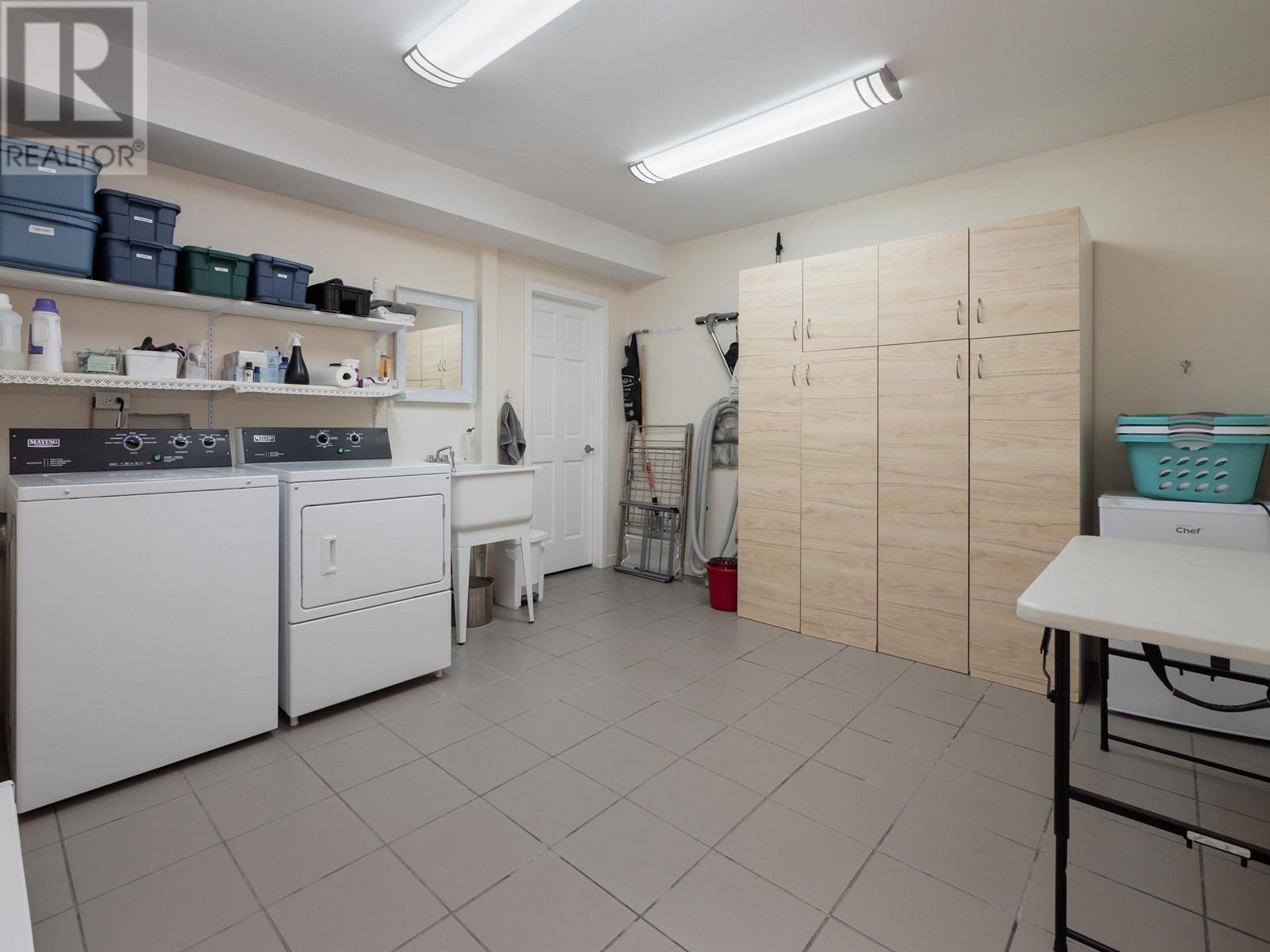 1041 FIRBURN ROAD, Roberts Creek