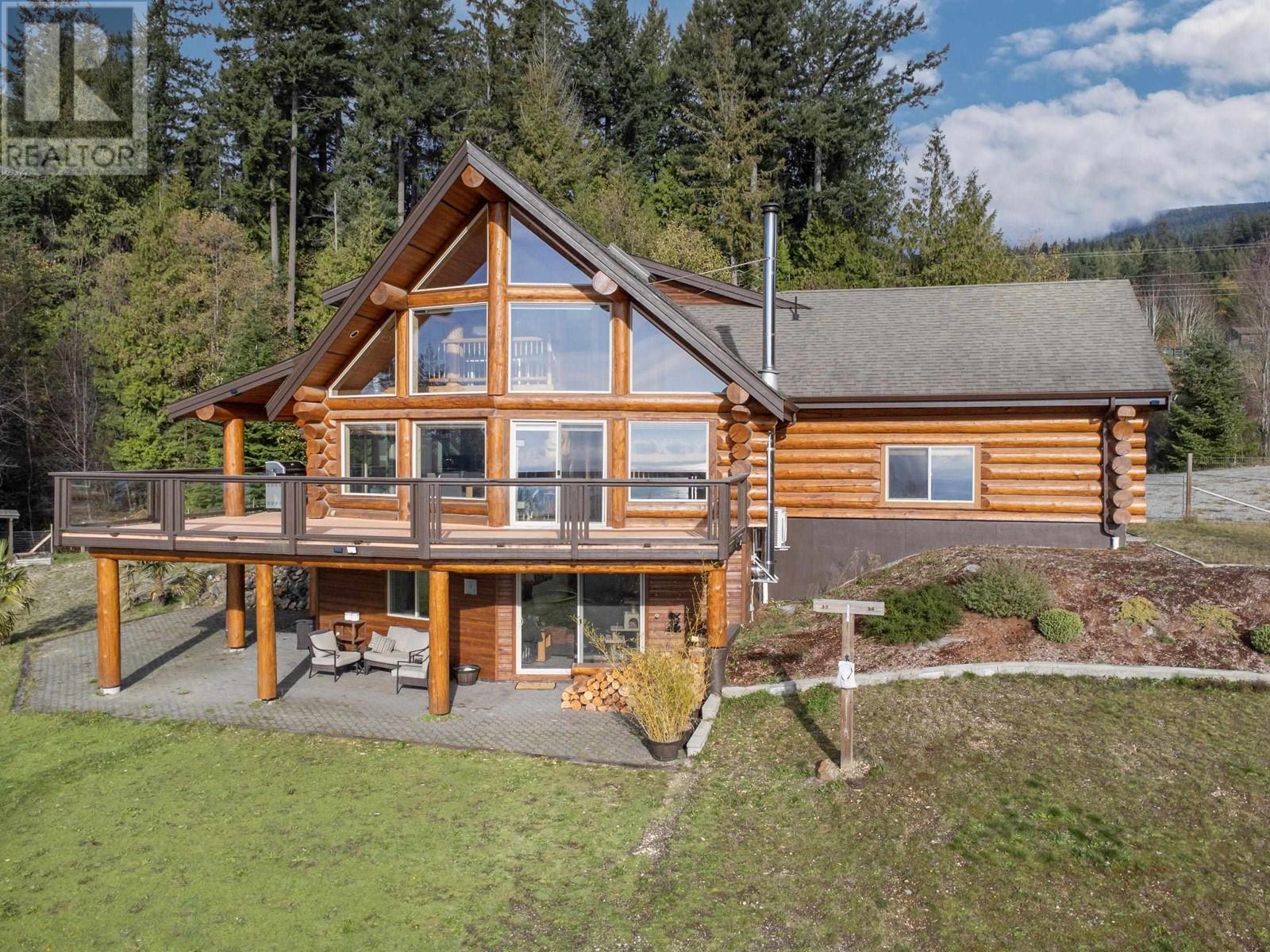1041 FIRBURN ROAD, Roberts Creek