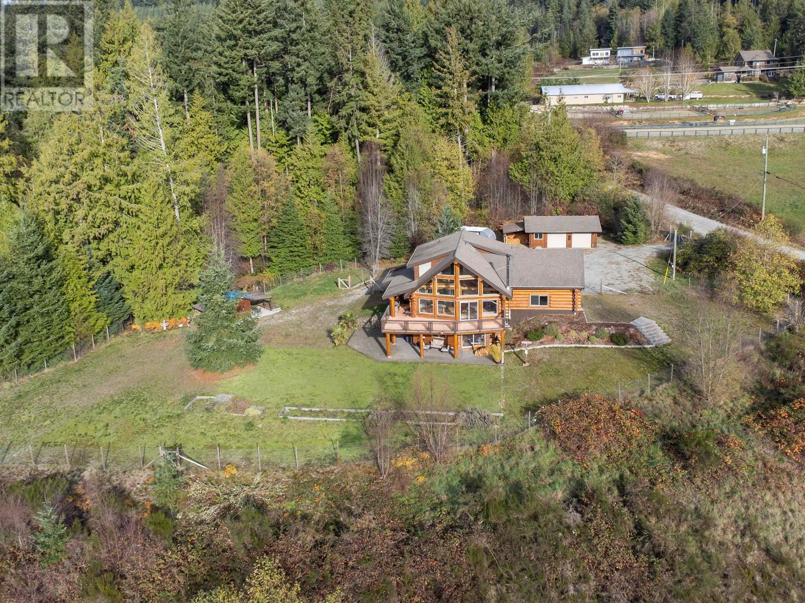 1041 FIRBURN ROAD, Roberts Creek