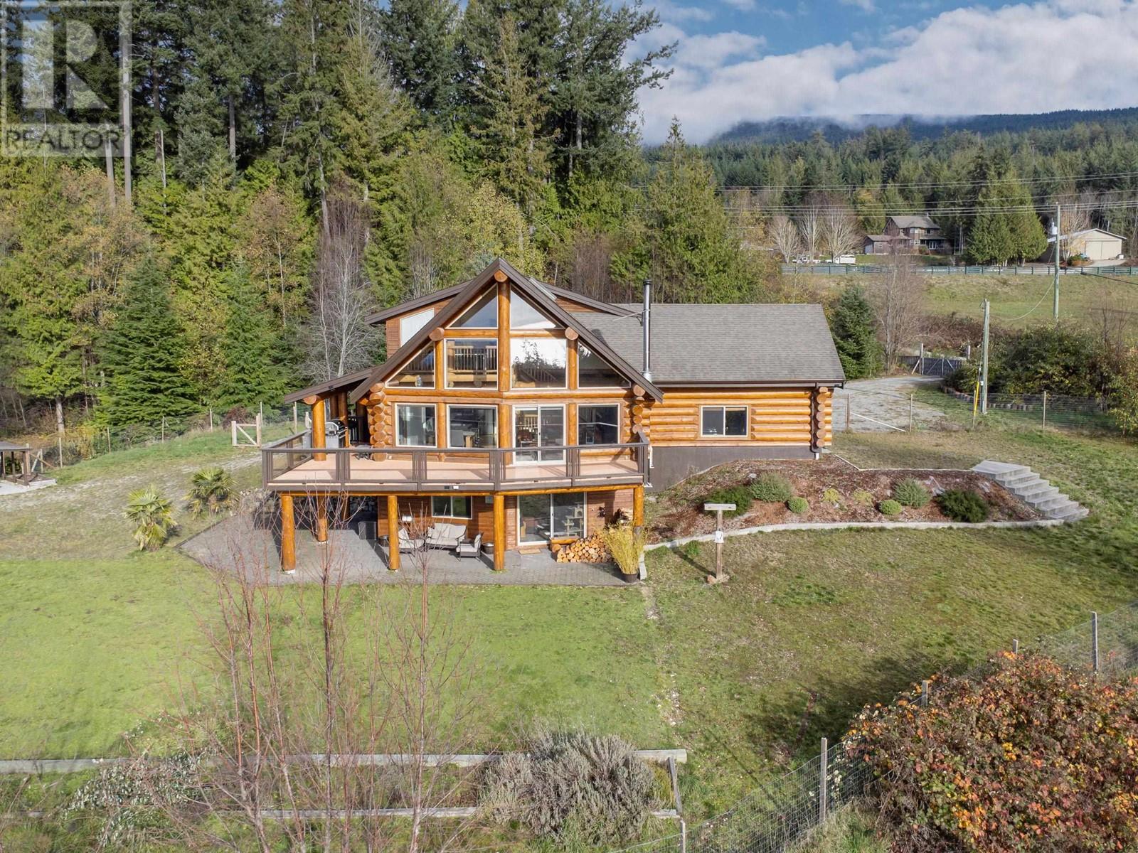 1041 FIRBURN ROAD, Roberts Creek