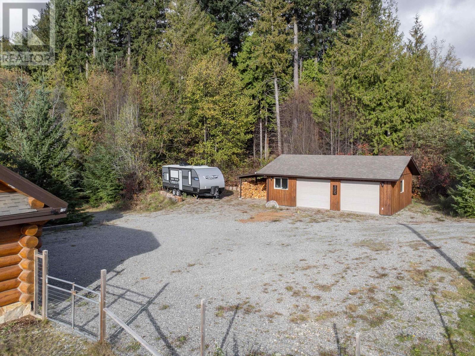 1041 FIRBURN ROAD, Roberts Creek