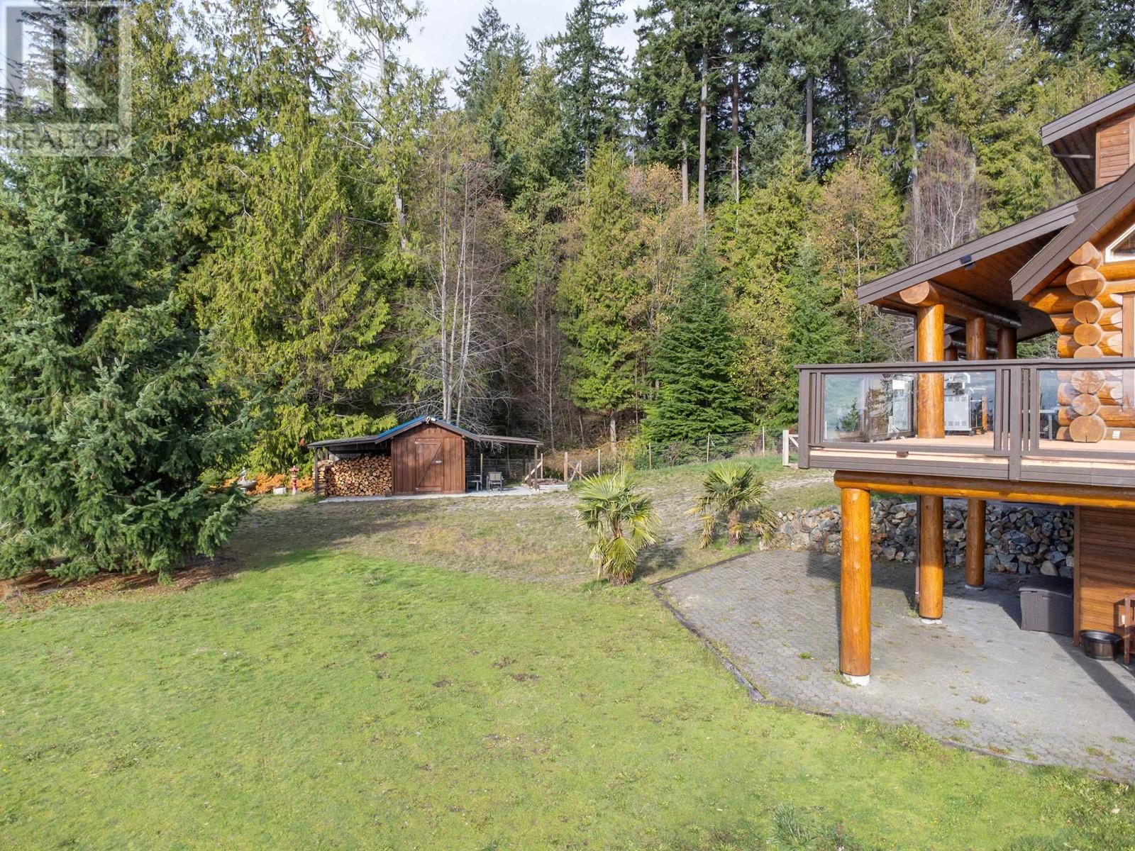 1041 FIRBURN ROAD, Roberts Creek