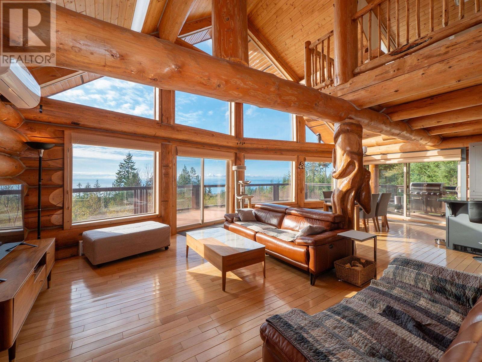 1041 FIRBURN ROAD, Roberts Creek