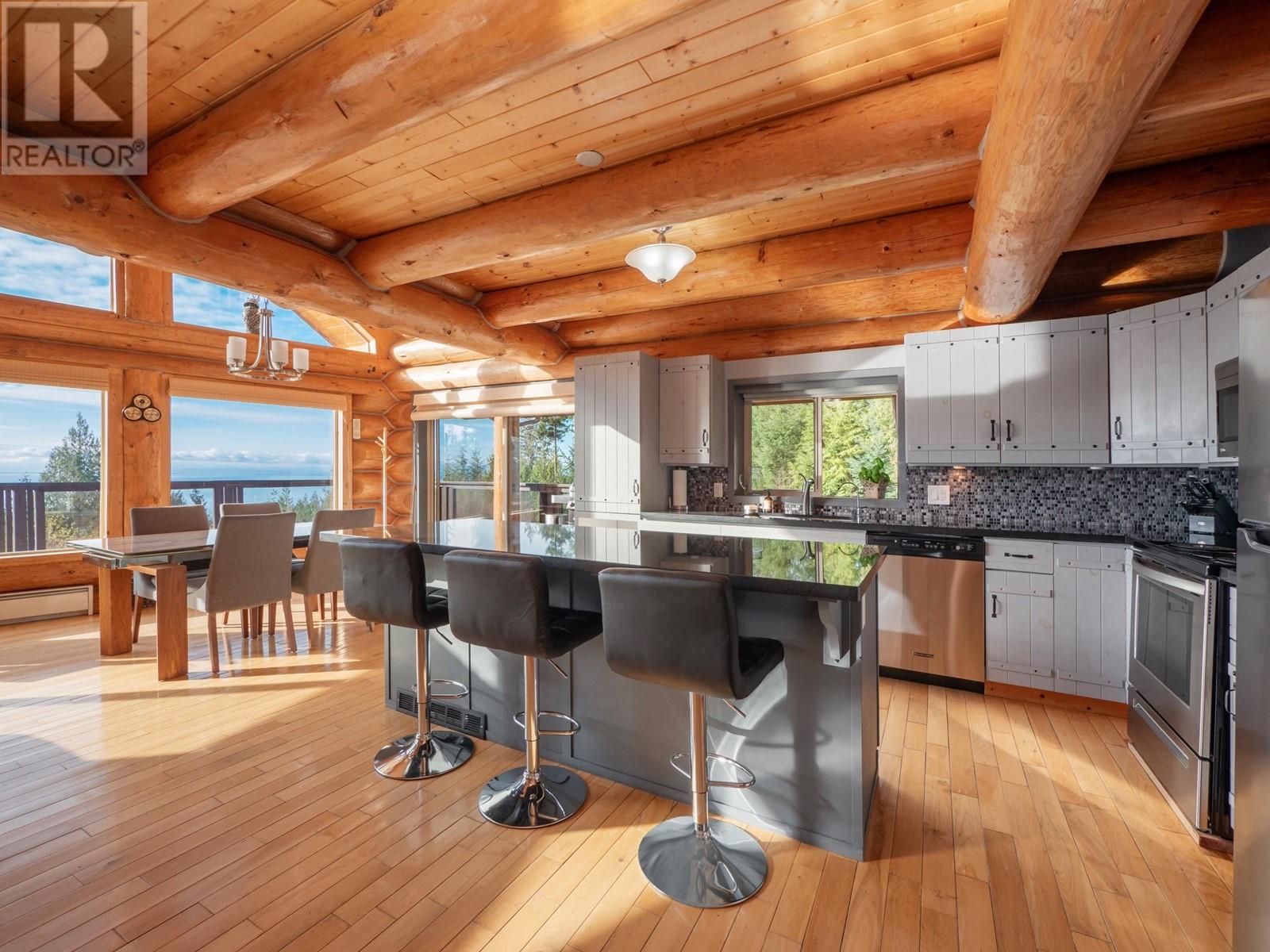 1041 FIRBURN ROAD, Roberts Creek