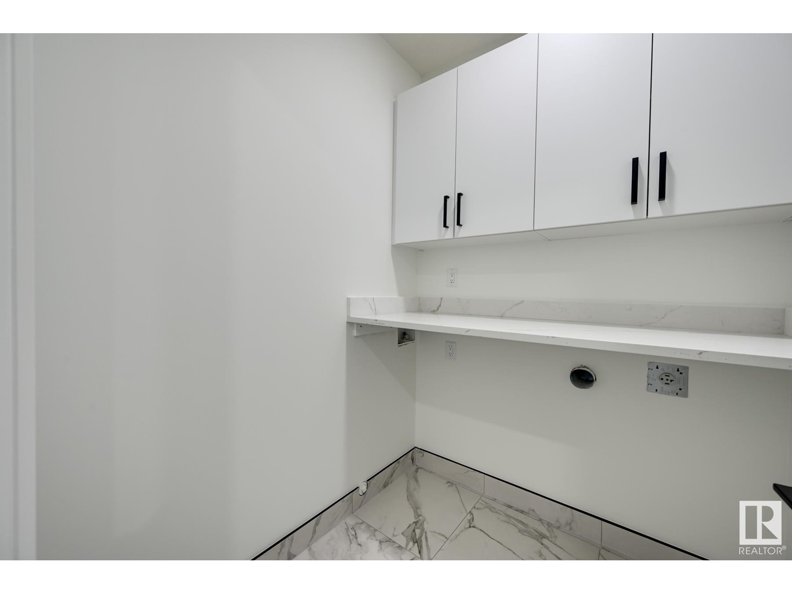 7099 KIVIAQ CR SW, Edmonton