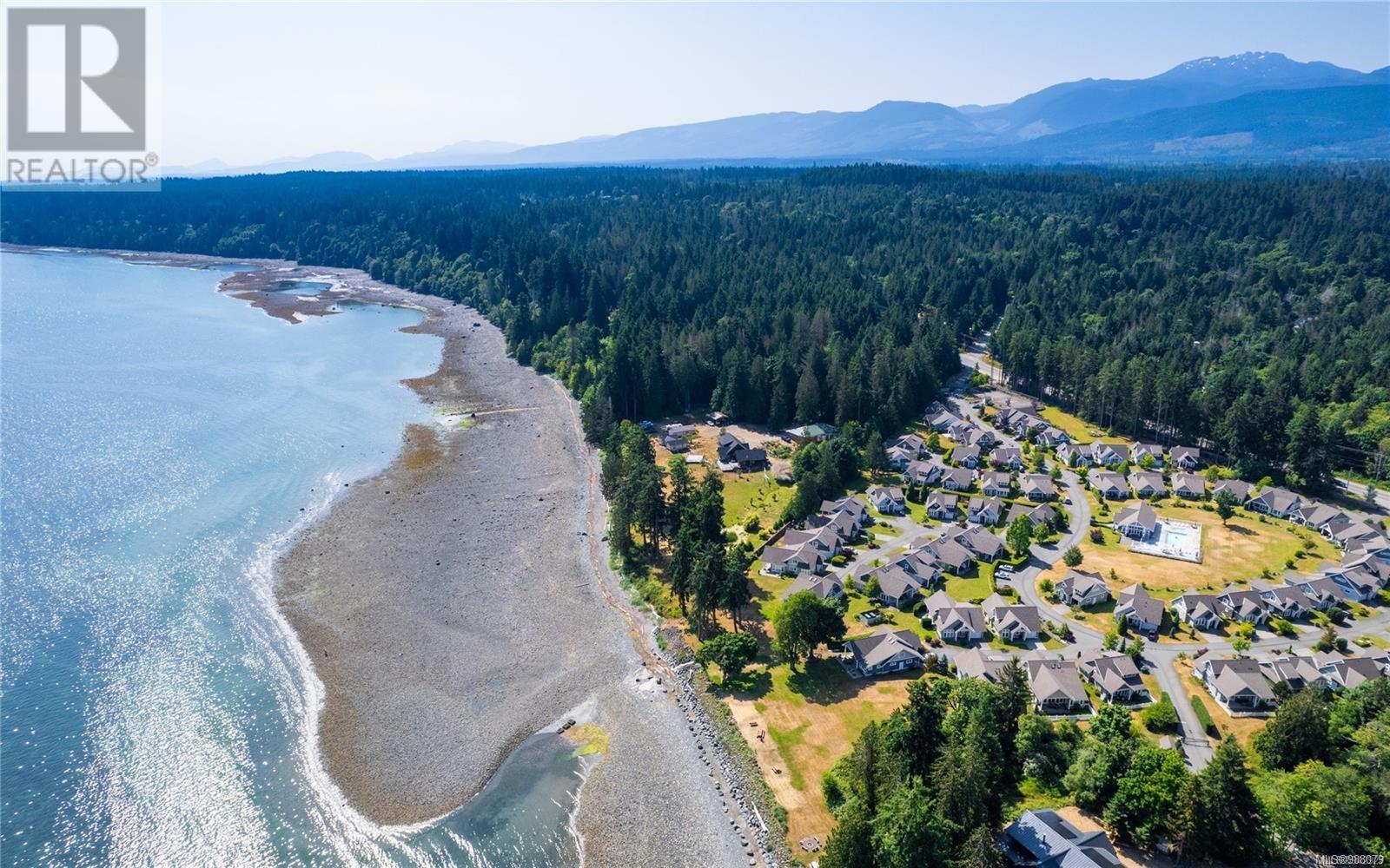 Photo 5 of 26 5251 Island Hwy W, Qualicum Beach BC