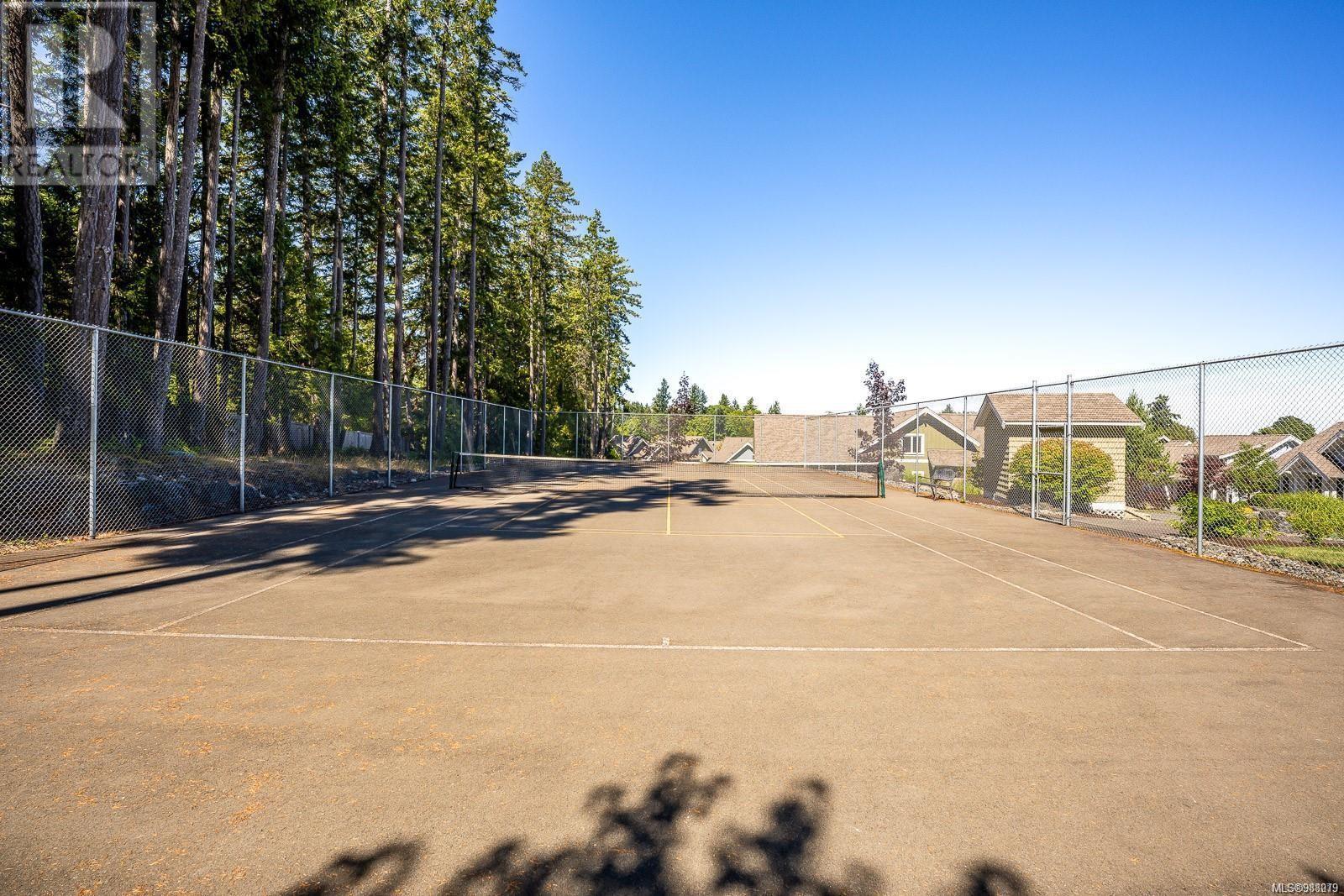 Photo 13 of 26 5251 Island Hwy W, Qualicum Beach BC