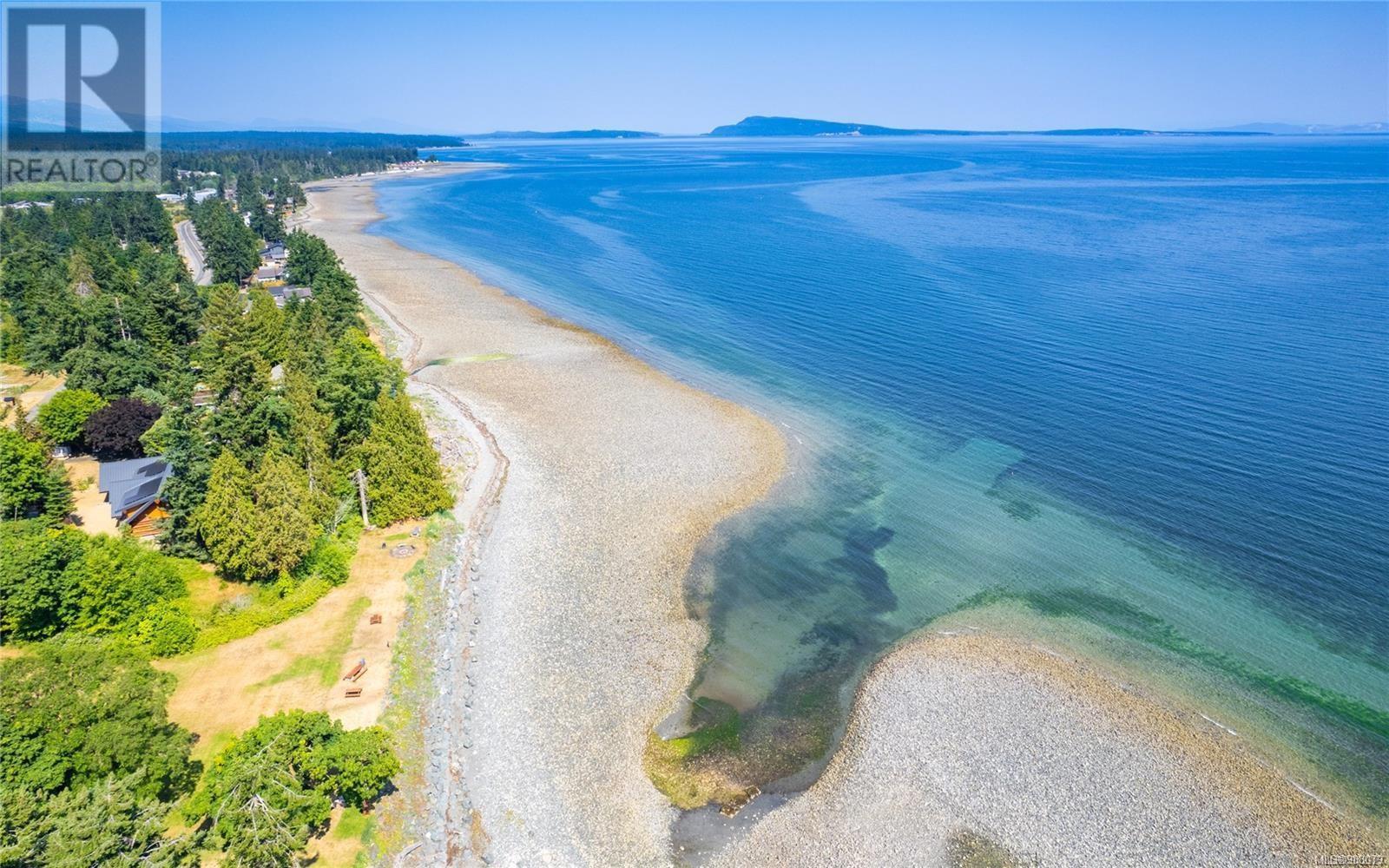 Photo 12 of 26 5251 Island Hwy W, Qualicum Beach BC