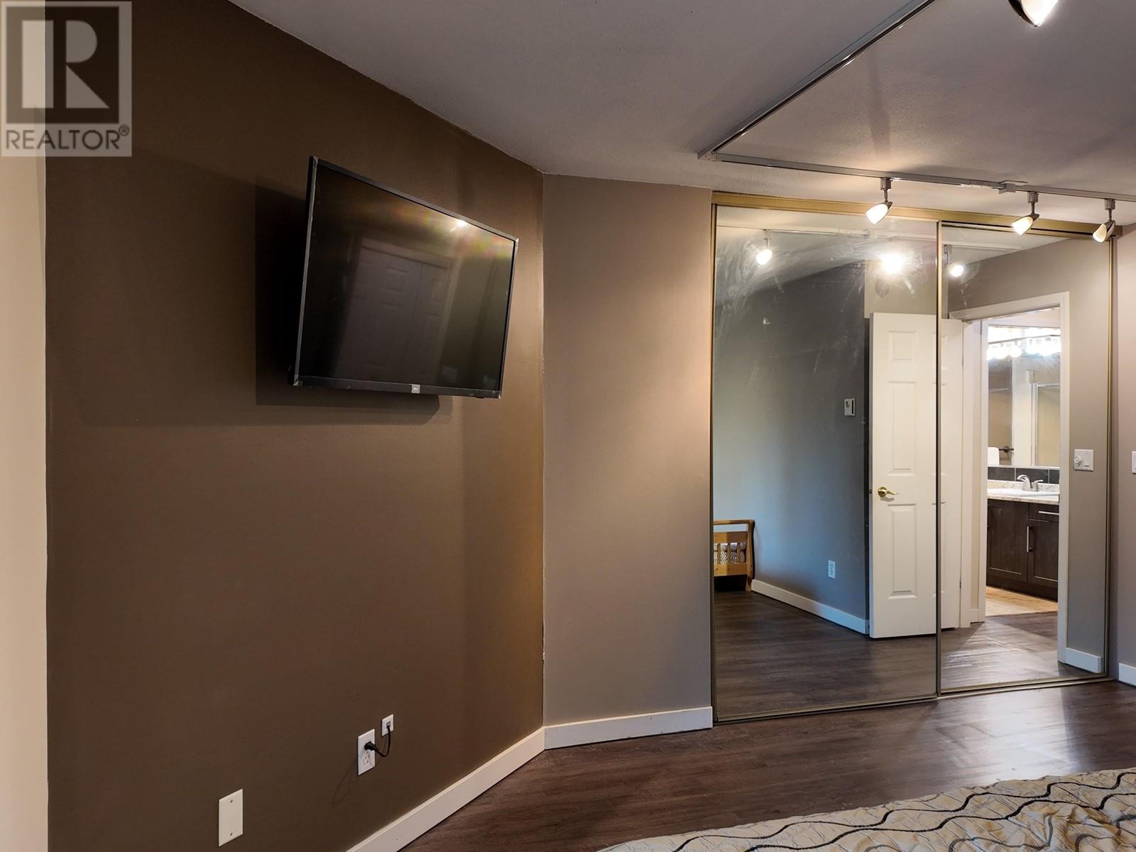 Photo 18 of 121 7437 Moffatt Road, Richmond BC