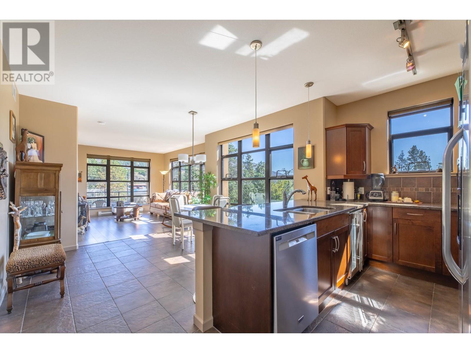 404 3589 Skaha Lake Road, Penticton