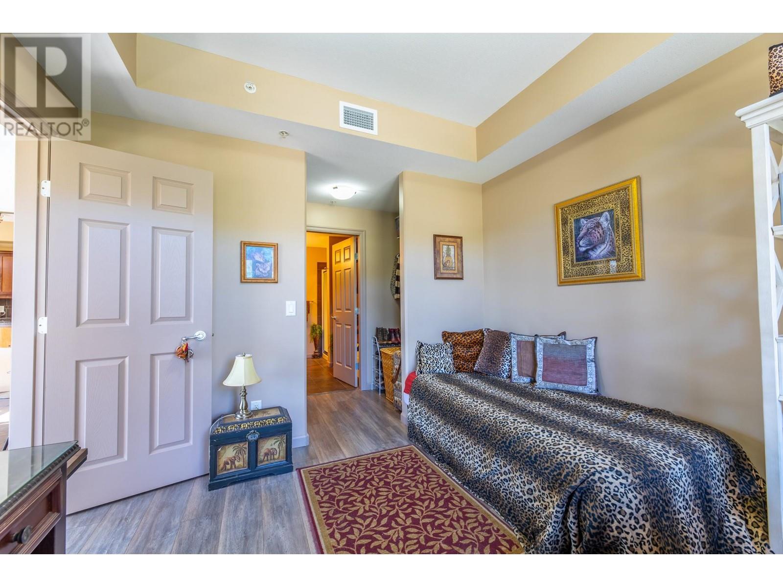 404 3589 Skaha Lake Road, Penticton