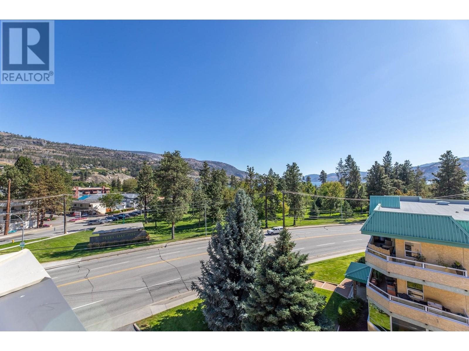 404 3589 Skaha Lake Road, Penticton