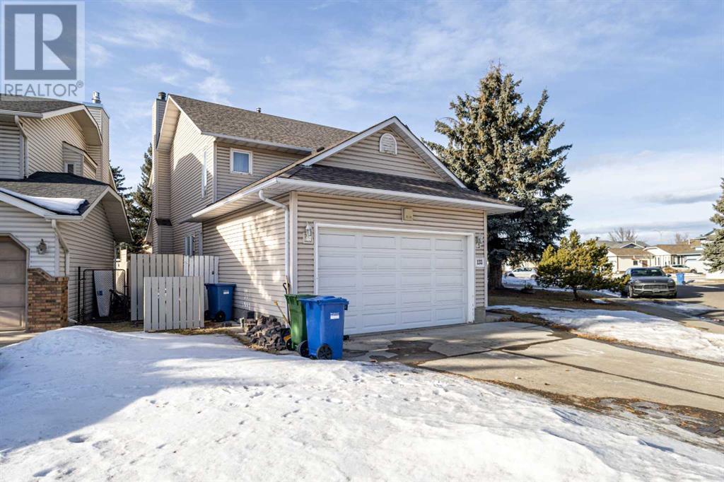 Single Family House for Sale in  Scenic Cove Circle NW Scenic Acres Calgary 