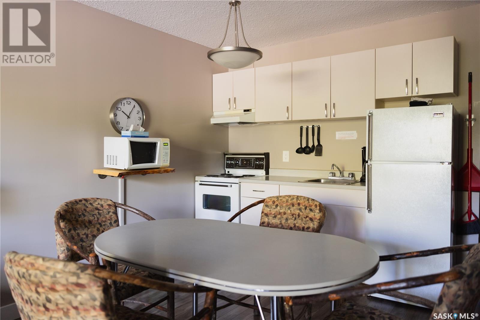 Photo 6 of 827 Lakeview Drive, Prince Albert National Park SK
