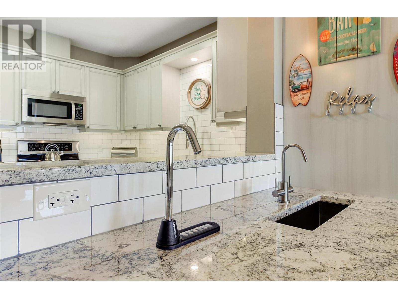 205 3570 Woodsdale Road, Lake Country