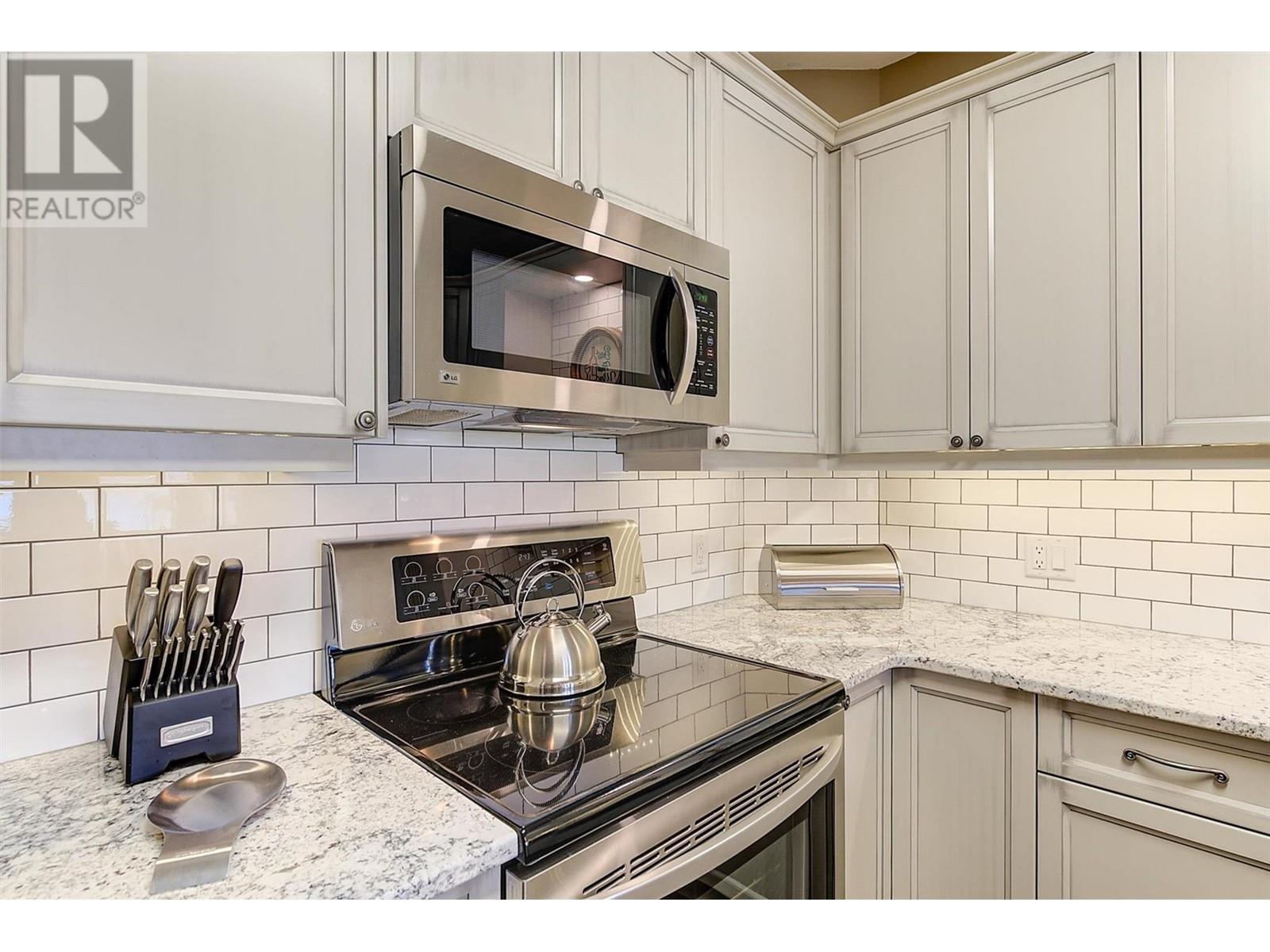 205 3570 Woodsdale Road, Lake Country