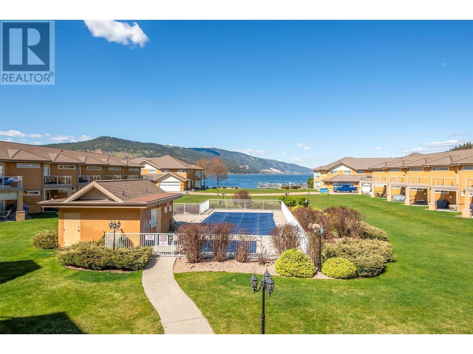 205 3570 Woodsdale Road, Lake Country