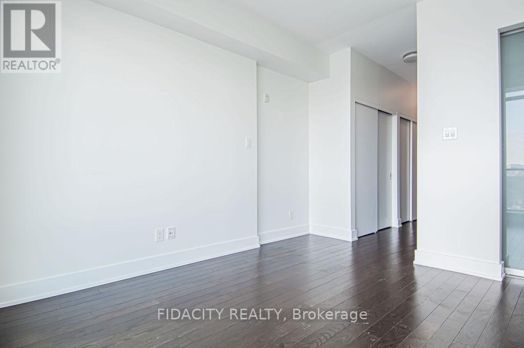 Photo 9 of 810 88 Richmond Road, Ottawa ON
