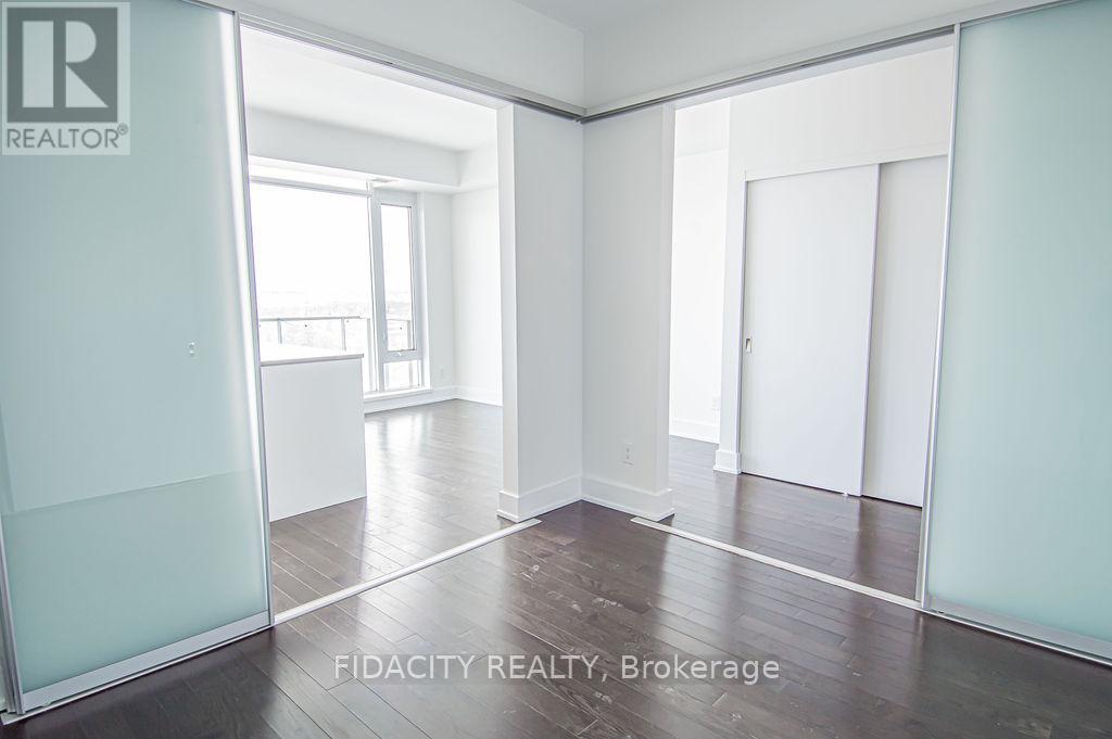 Photo 7 of 810 88 Richmond Road, Ottawa ON