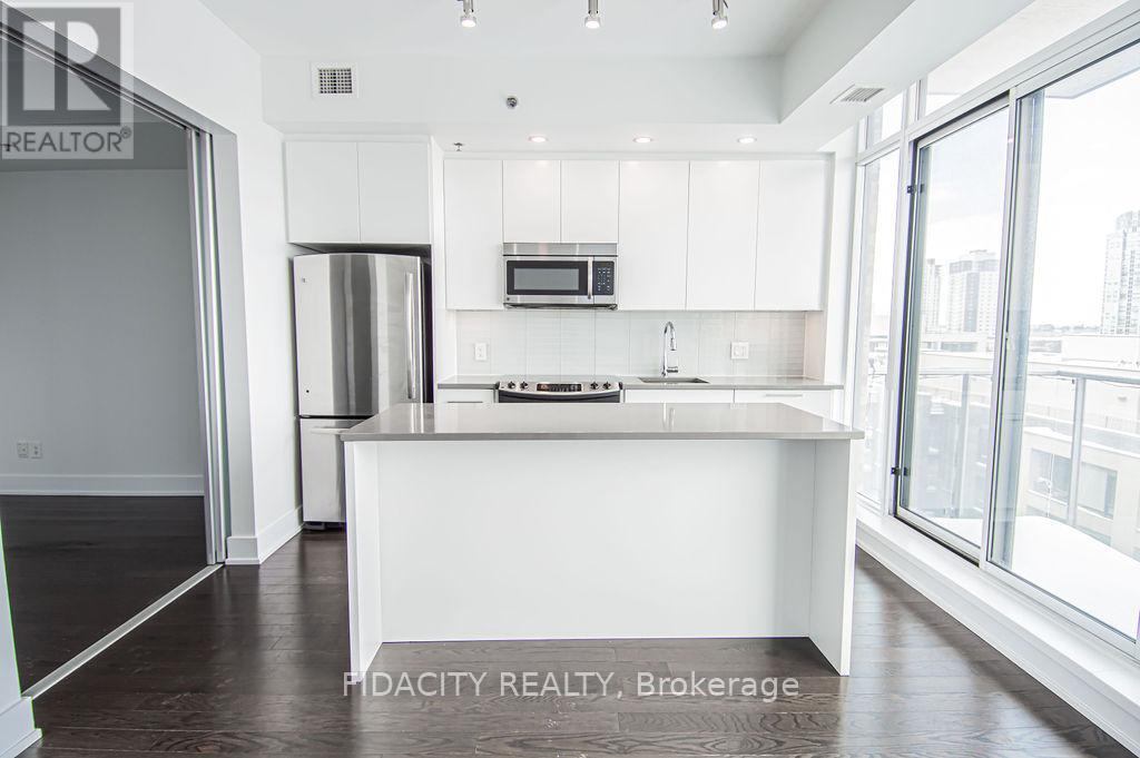 Photo 15 of 810 88 Richmond Road, Ottawa ON