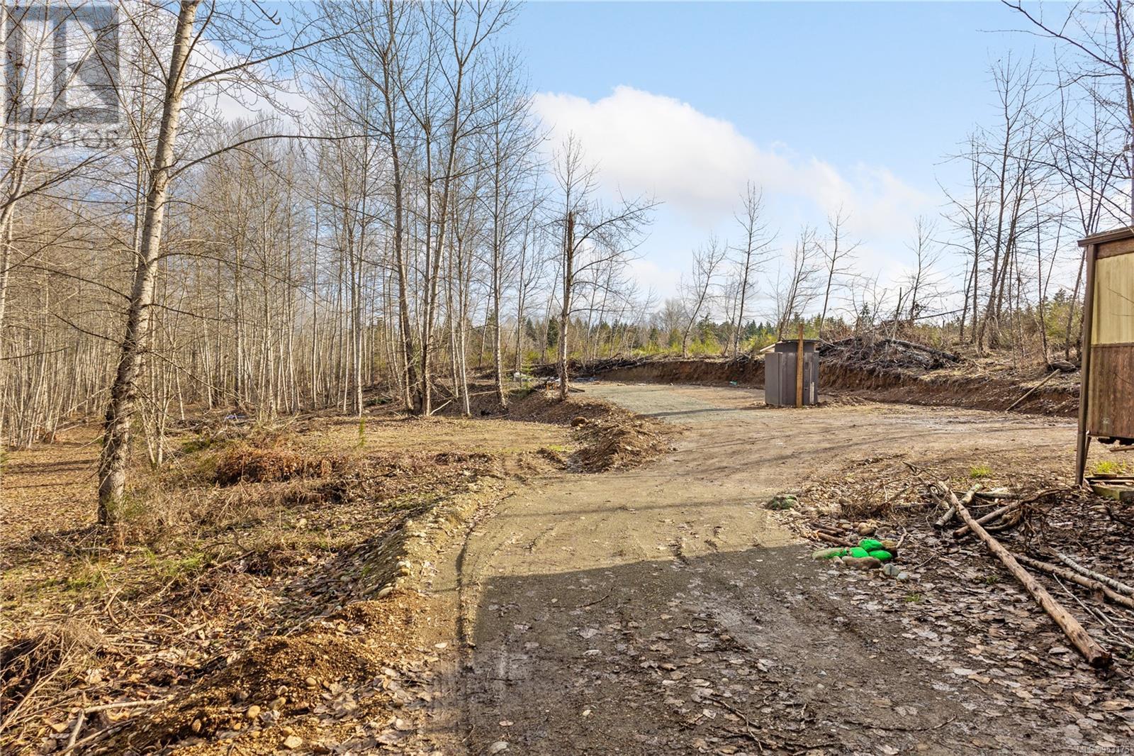 Photo 7 of 2745 Shaver Rd, Coombs BC