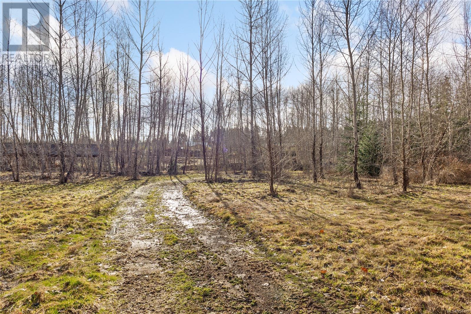 Photo 9 of 2745 Shaver Rd, Coombs BC