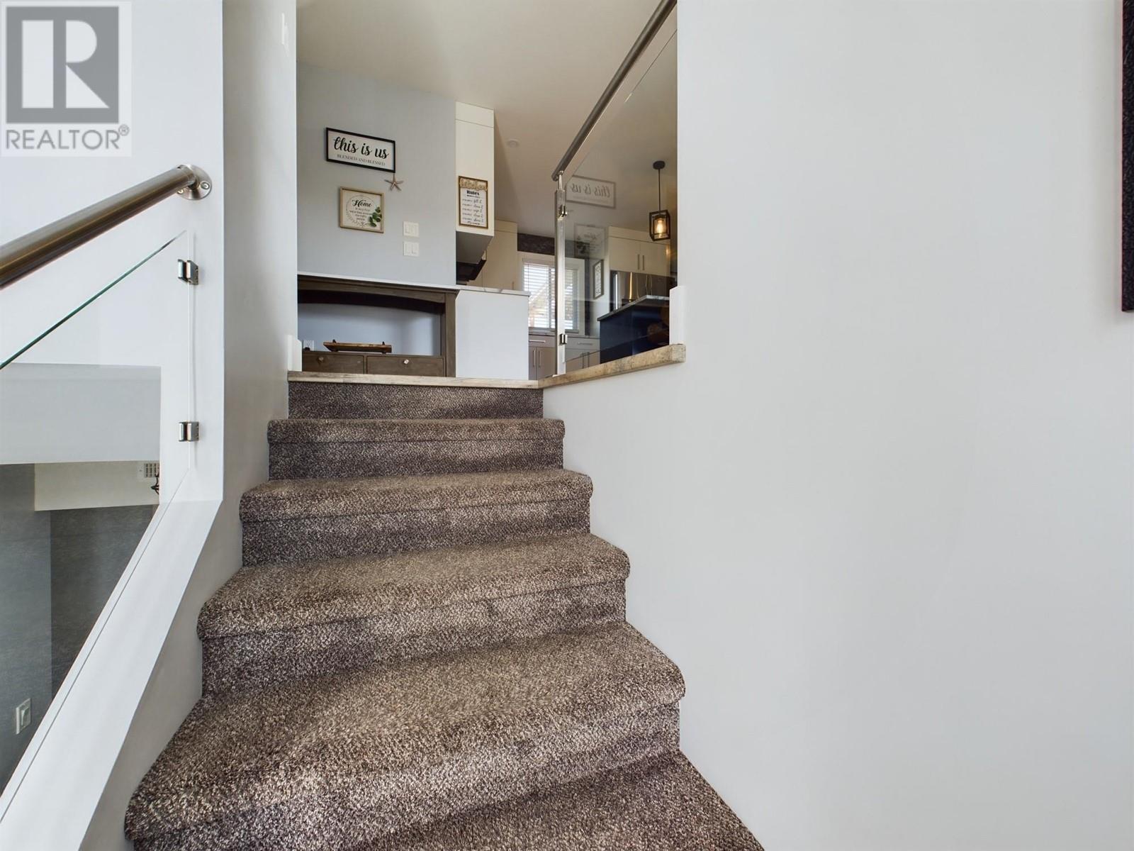 17 SANTA ROSA Place, Osoyoos