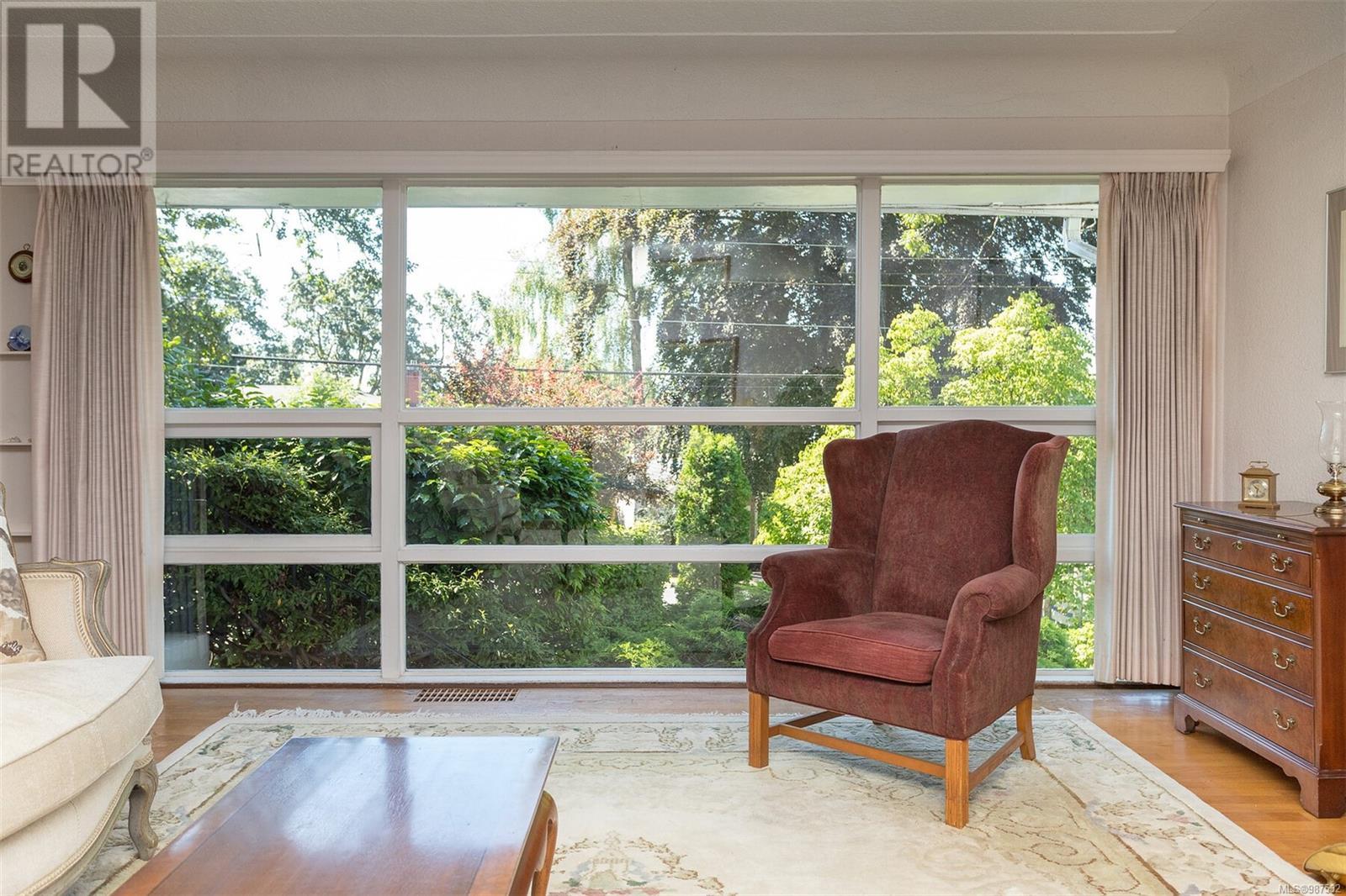  1920 Waterloo Road, Saanich