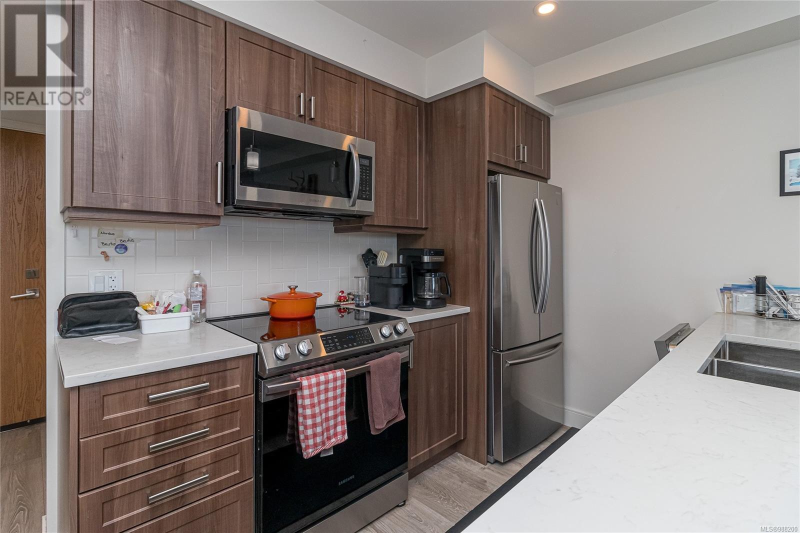 303 119 Haliburton St, Nanaimo real estate listing 988200